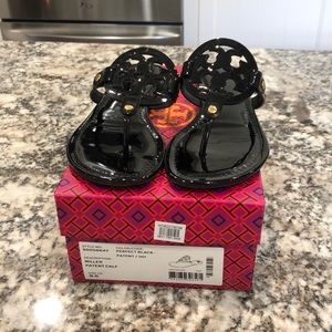 TORY BURCH MILLER PATENT CALF SANDALS.
